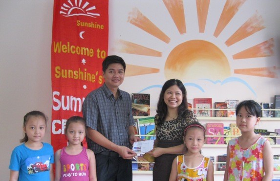 Học viên TT ngoại ngữ Ánh Dương ủng hộ từ thiện hơn 2 triệu đồng